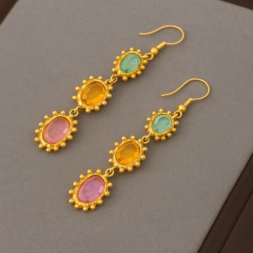 Seraphina | Pendientes colgantes chapados en oro con acentos de piedras preciosas