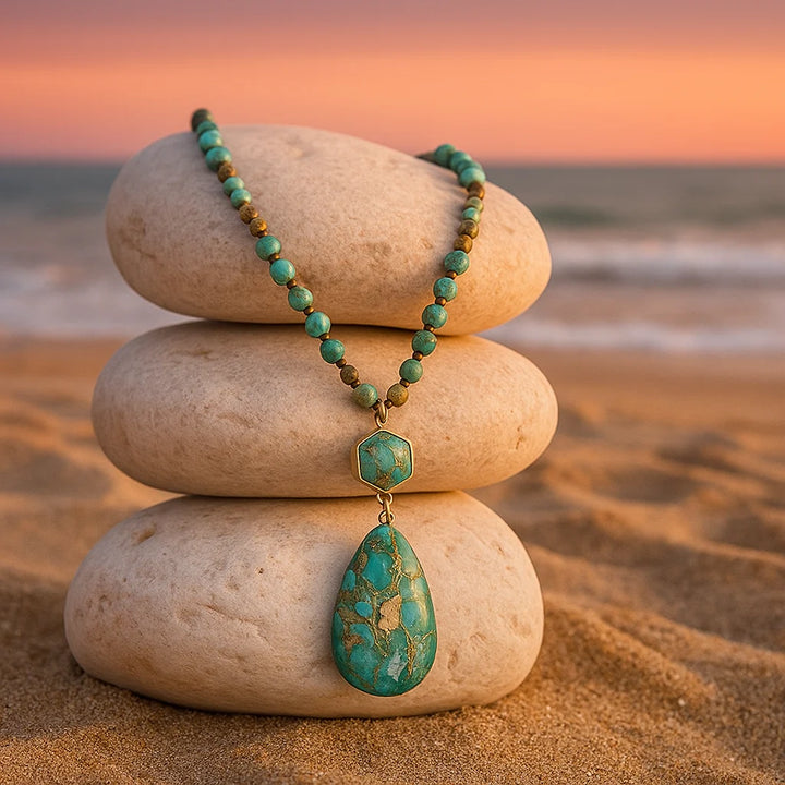 Marina | Emblema del Océano en Piedra Preciosa