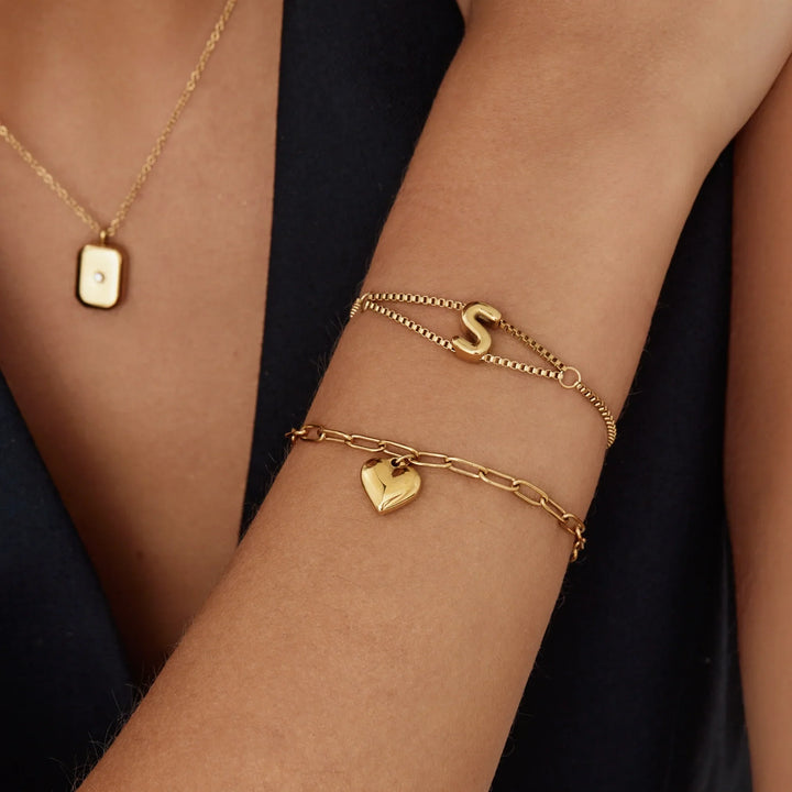 Pulsera con Charm de Corazón en Forma de Clip de Papel