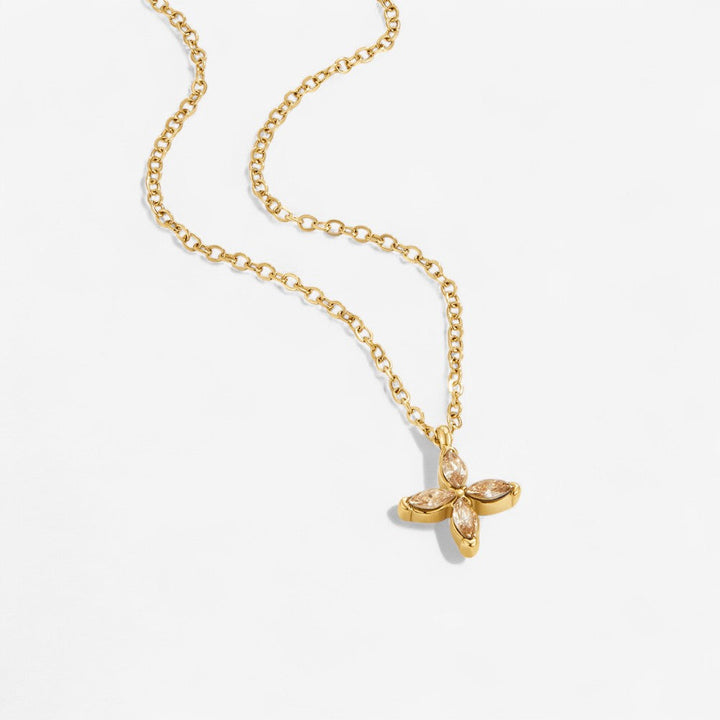 Collar de Pétalo de Cristal Elowyn