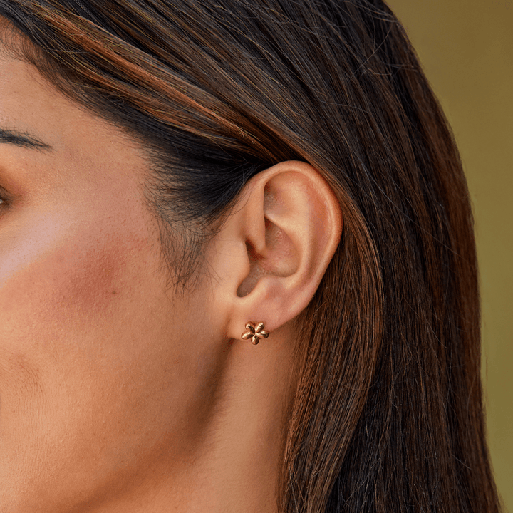 Pendientes de Stud con Globo de Flor