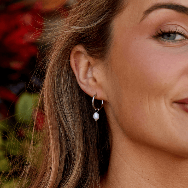 Pendientes de Aro de Plata con Perla de Agua Dulce