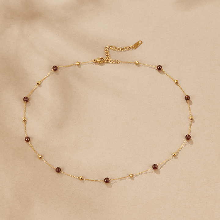 Collar de cuentas rojo garnet