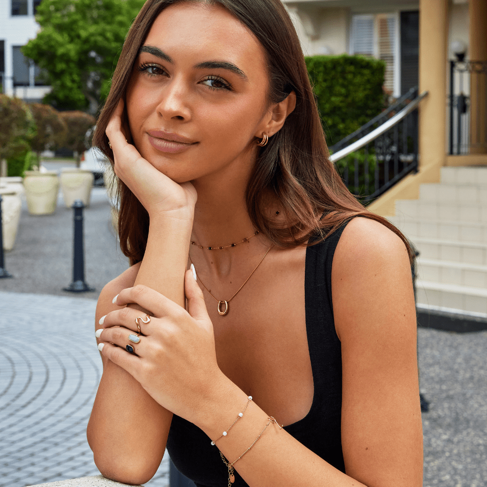 Collar de Herradura Dorada