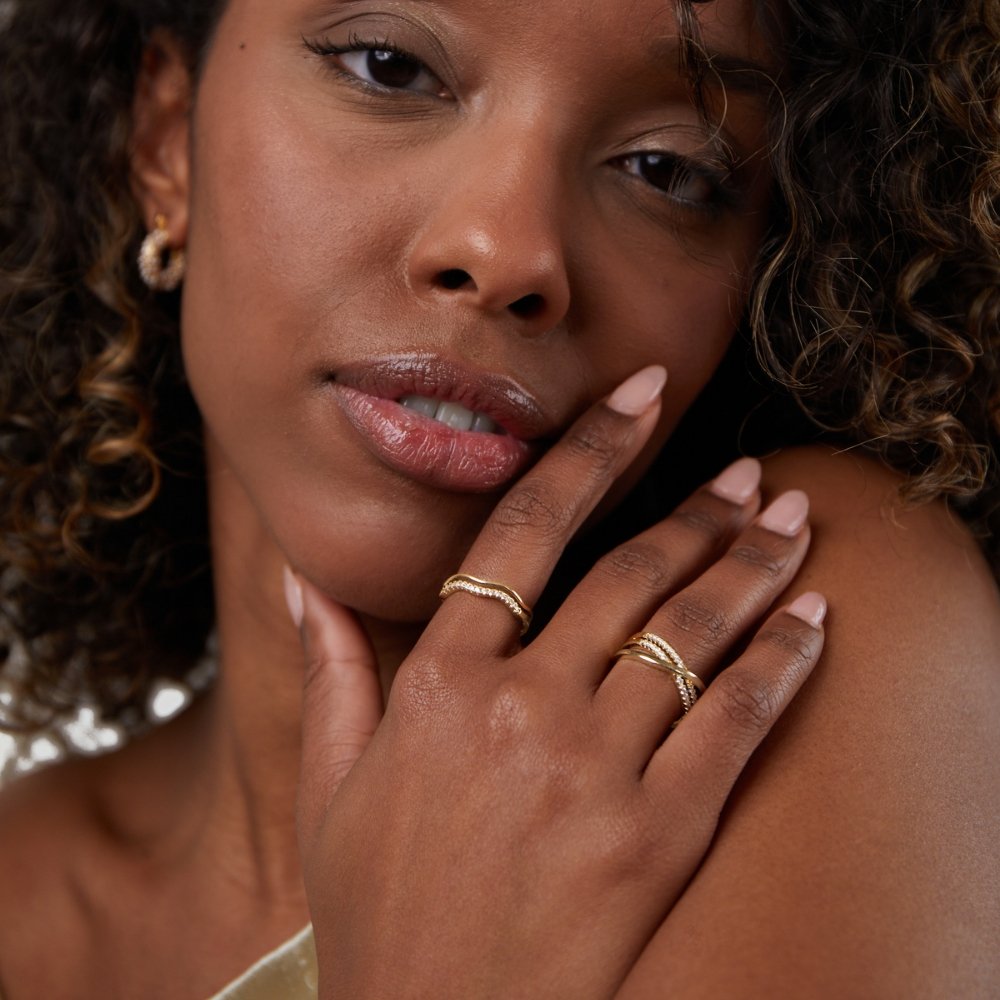 Anillo de Oro y Cristal Juni en Capas