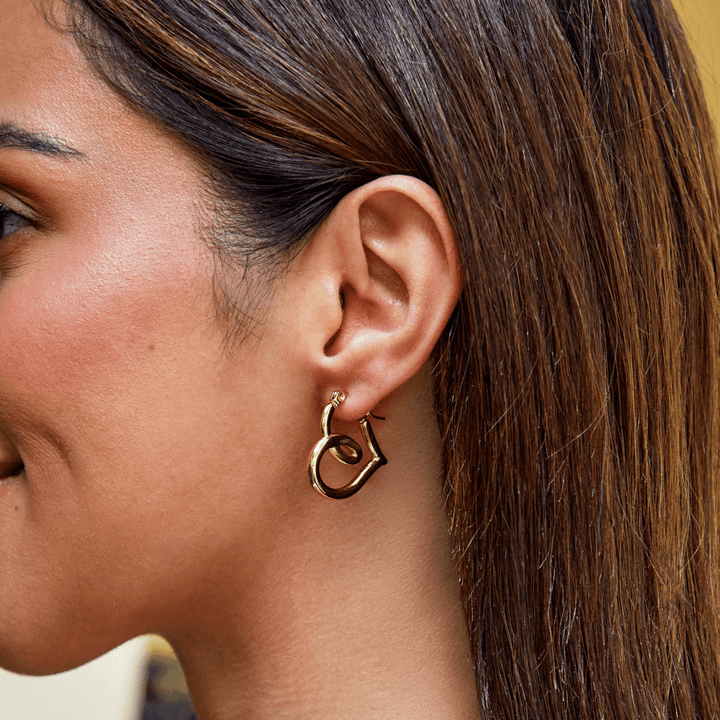 Pendientes de aro en forma de corazón retorcido Lira