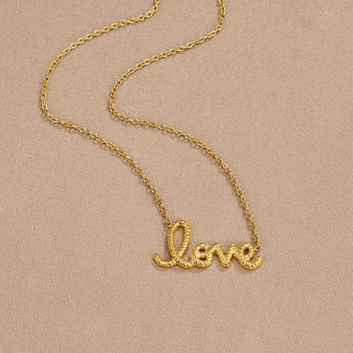 Collar con Colgante de "Amor"