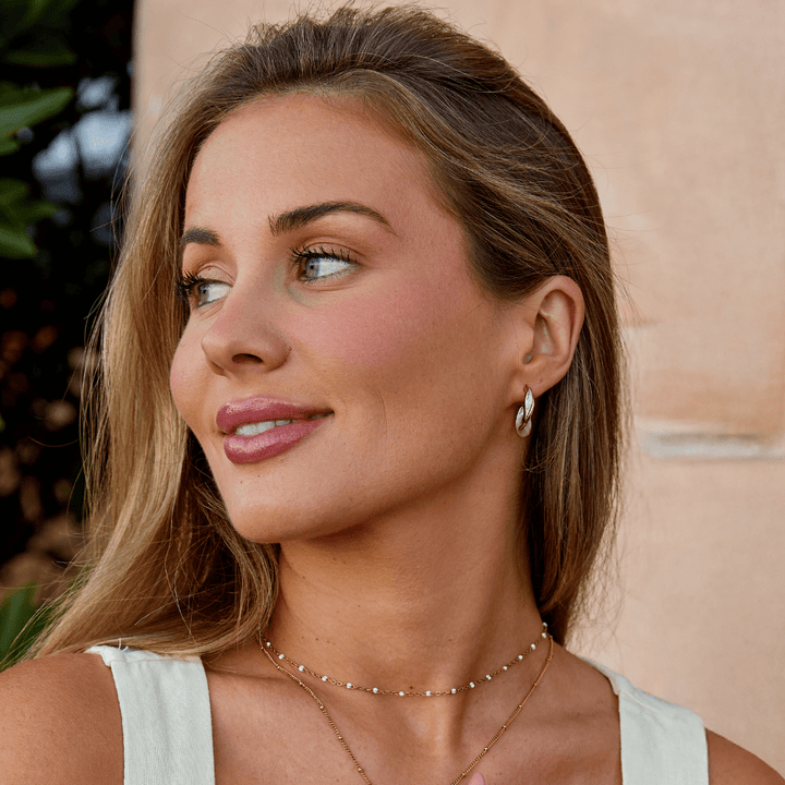 Pendientes de Aro con Torcido de Madreperla