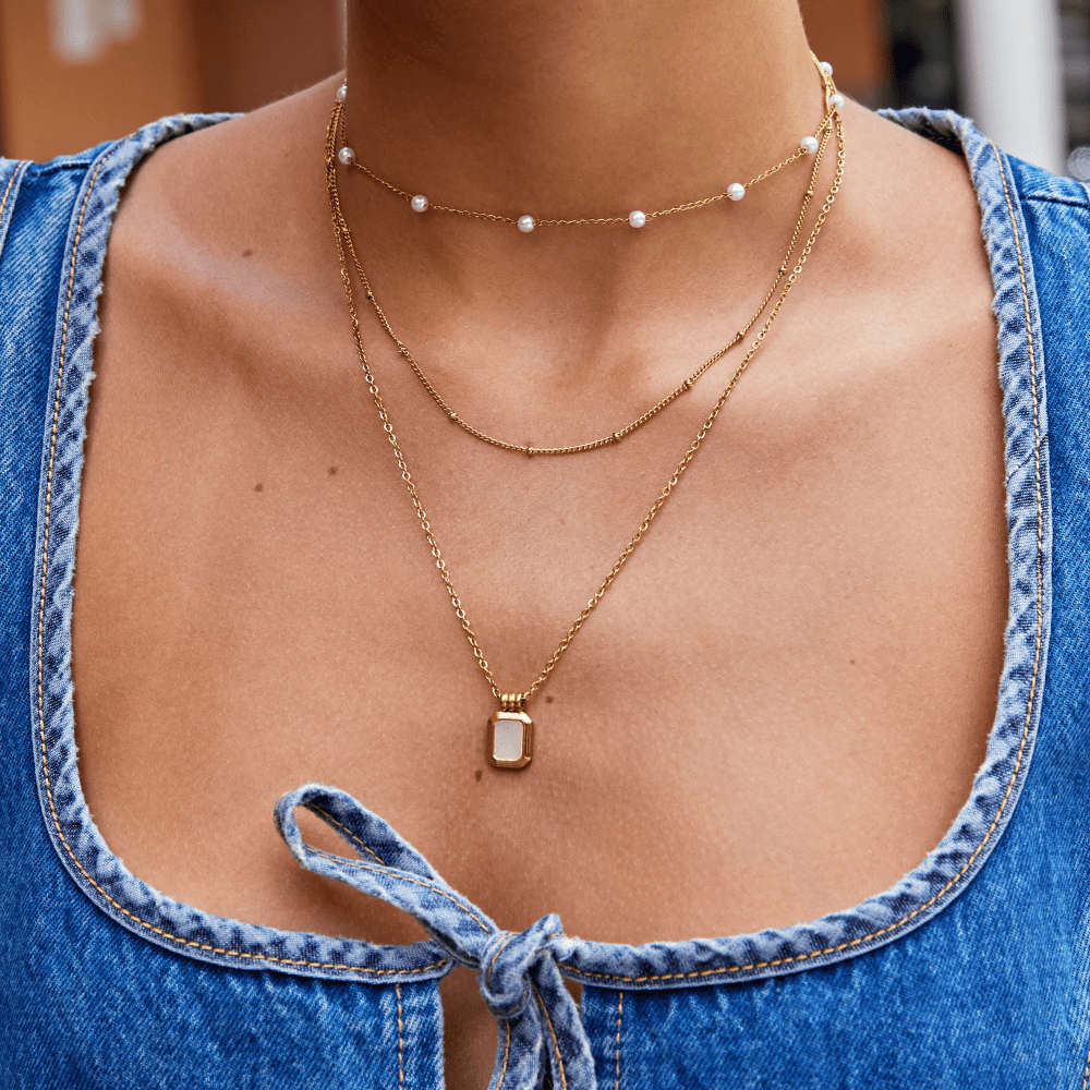 Collar Colgante Blanco en Capas Valerie