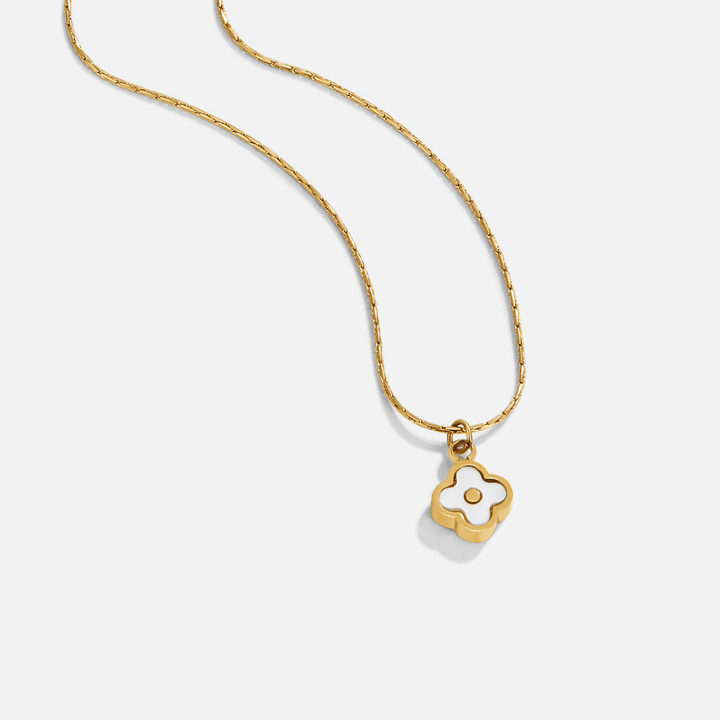 Collar con Colgante de Flor Blanca