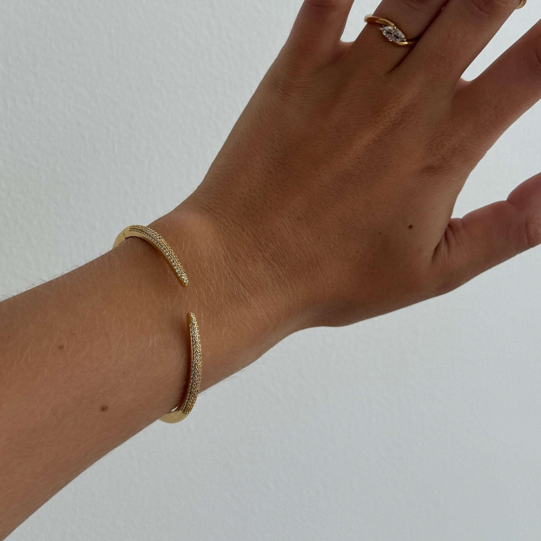 Pulsera Cuff de Piedra de Serenidad