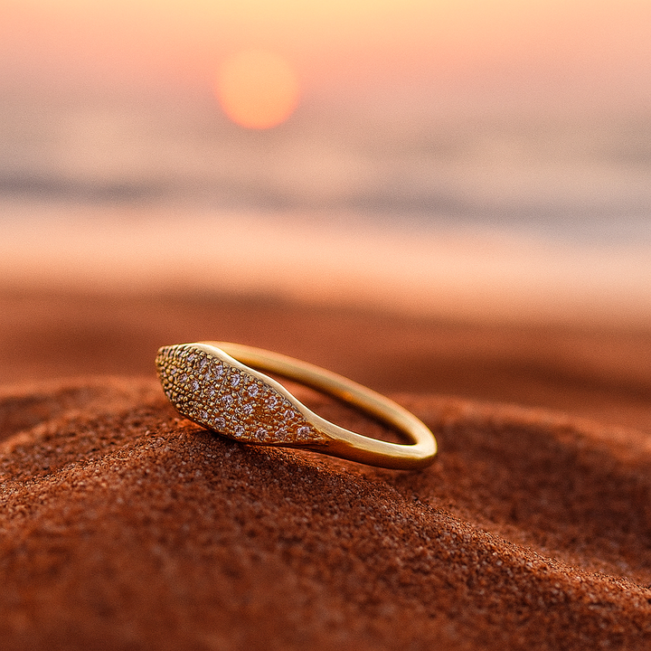 Elara | Anillo de Oro con Zirconitas Variadas