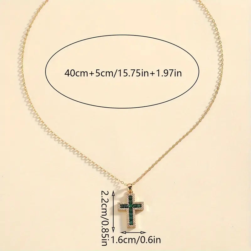 Collar de Oro con Colgante de Cruz de Esmeralda Solene