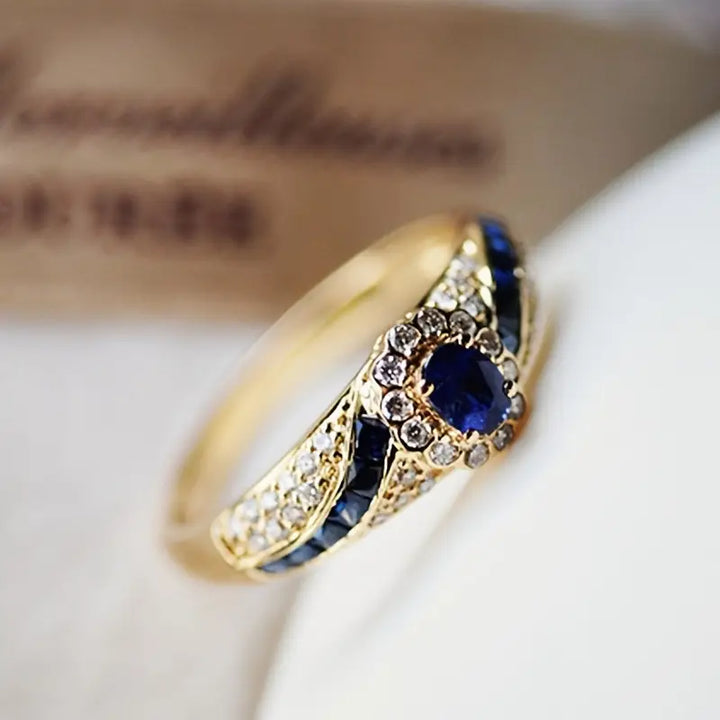 Anillo de Oro Avelisse Moraziel