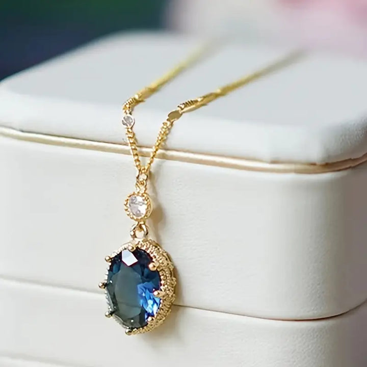 Collar de Oro Thessia Lunebray