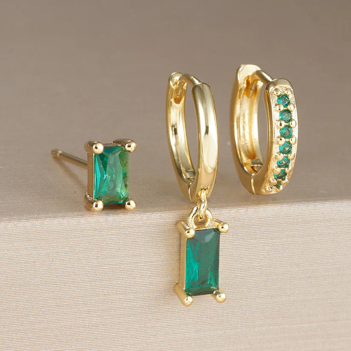 Pendientes de Oro con Circones Geométricos en Verde Esmeralda