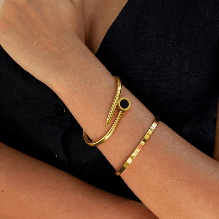 Brazalete de Uñas Doradas Amanda