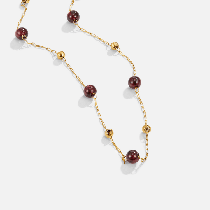 Collar de cuentas rojo garnet