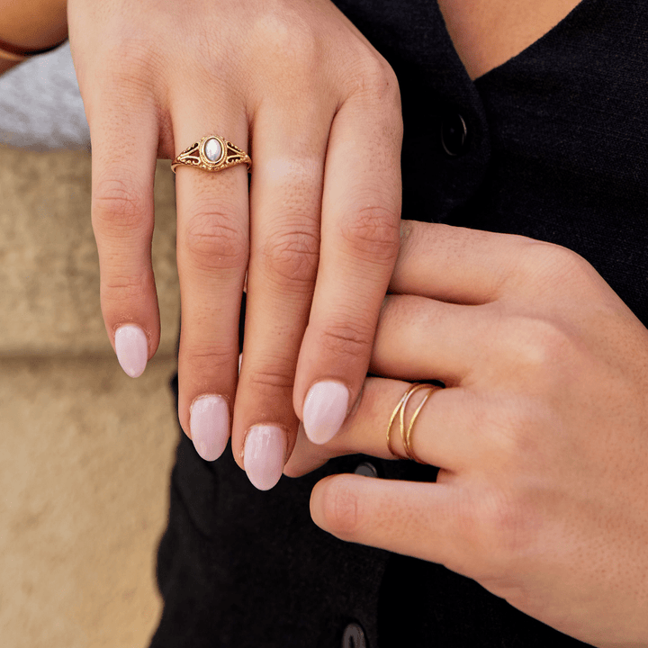 Anillo de Bucle Infinito de Oro