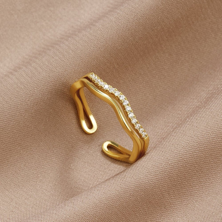 Anillo de Oro y Cristal Juni en Capas