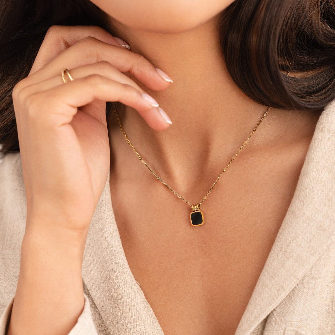 Collar Colgante Negro Lucia