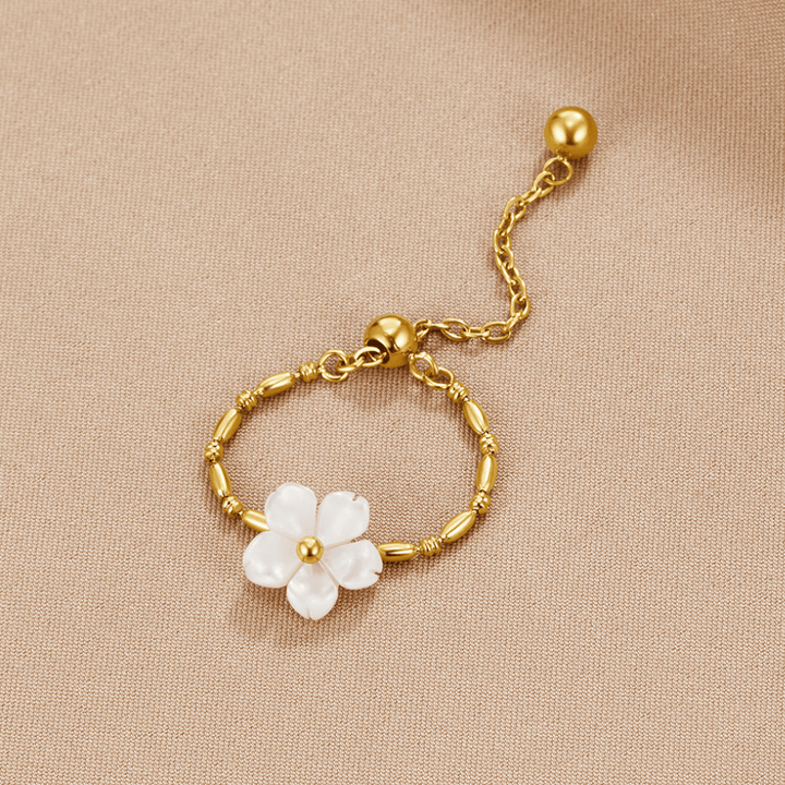Anillo de Flor de Perla Blanca